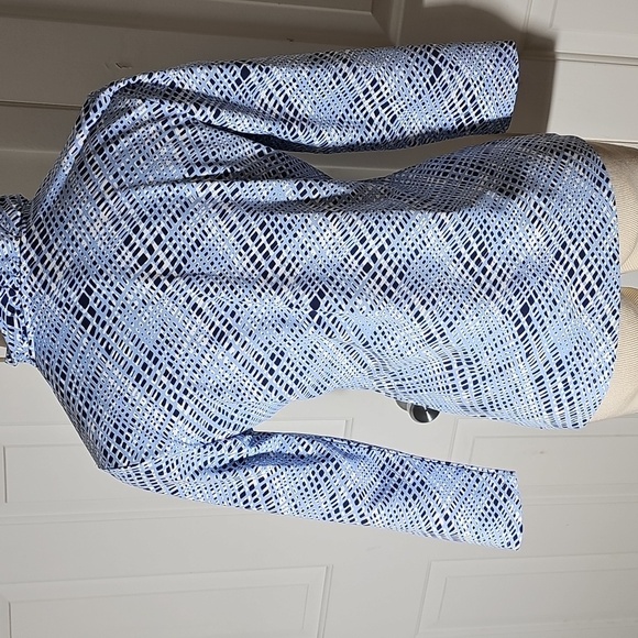 J. Mclaughlin Durham Blue Patterned Top. Cataling Stretch Cloth. 3/4‎ Sleeves. M - Picture 5 of 9